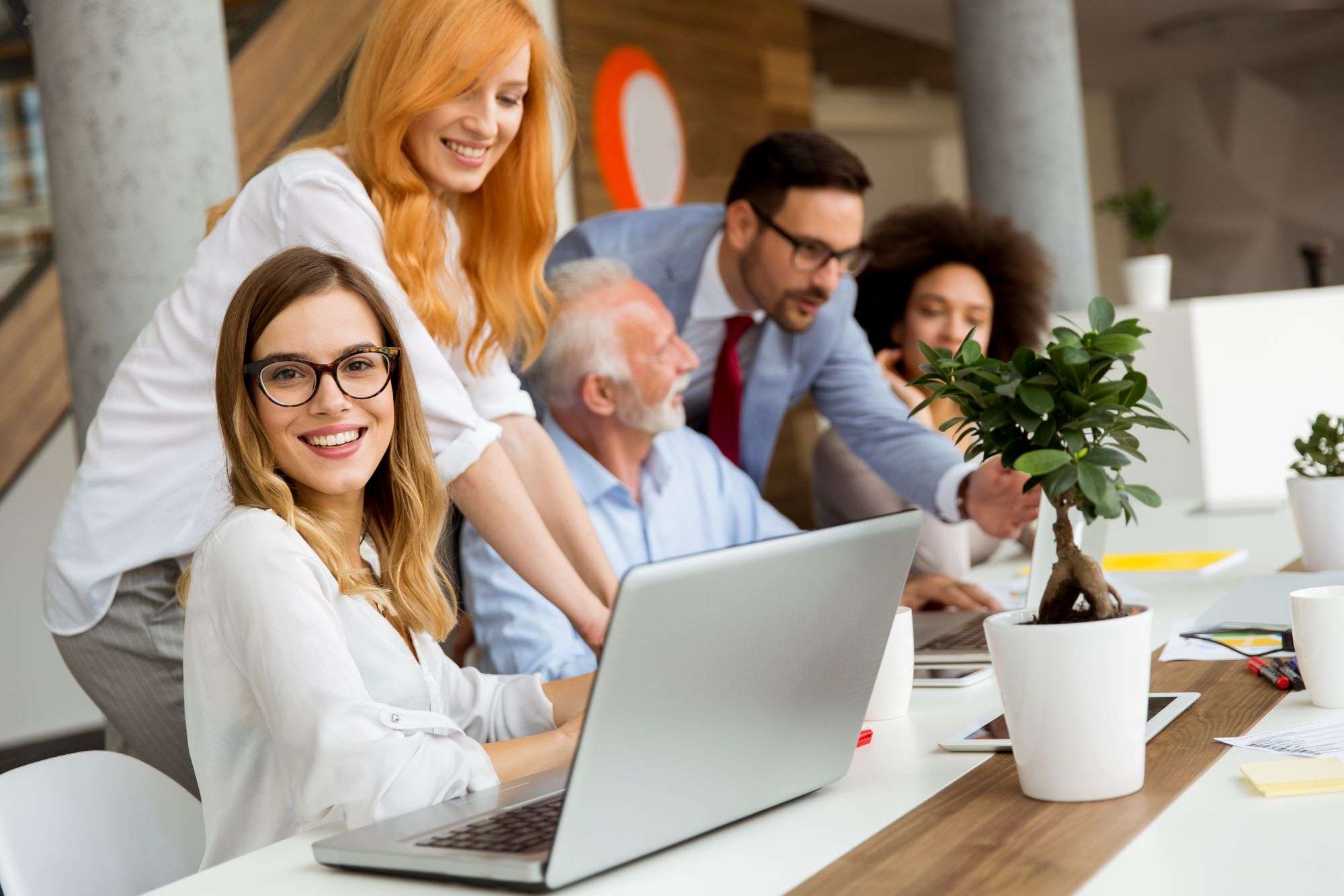 businesspeople working in team